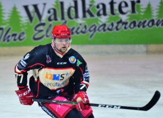 Scorpion Dennis Arnold hat unterschrieben