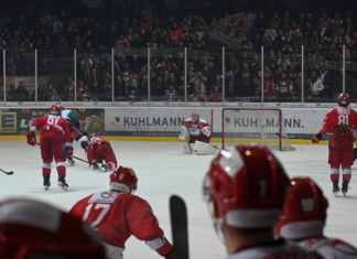 Scorpions besiegen Rosenheim 6:2